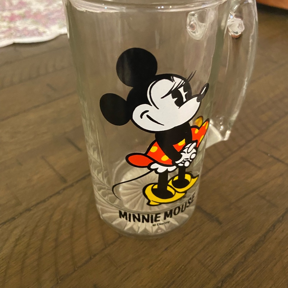 Minnie Mouse Glass Mug - Picture 5 of 7